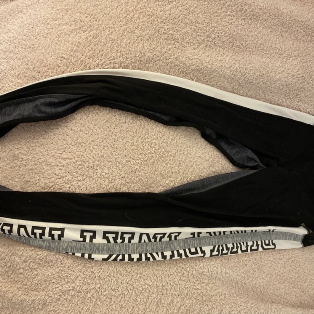 Victoria’s Secret PINK leggings BARELY WORN